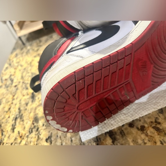 Nike Air Jordan 1 High Retro FlyEase, Black Toe / Gym Red, Men’s 10, Pre-Loved - Picture 8 of 10